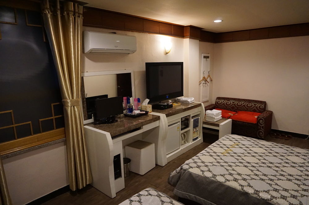 Goodstay Andong Park Hotel Exterior photo