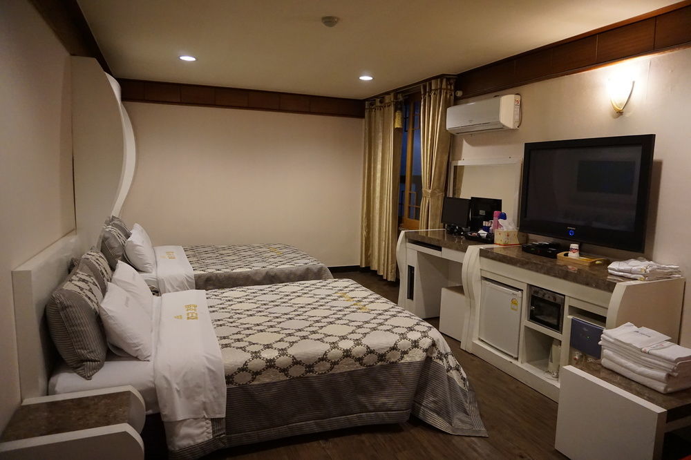 Goodstay Andong Park Hotel Exterior photo