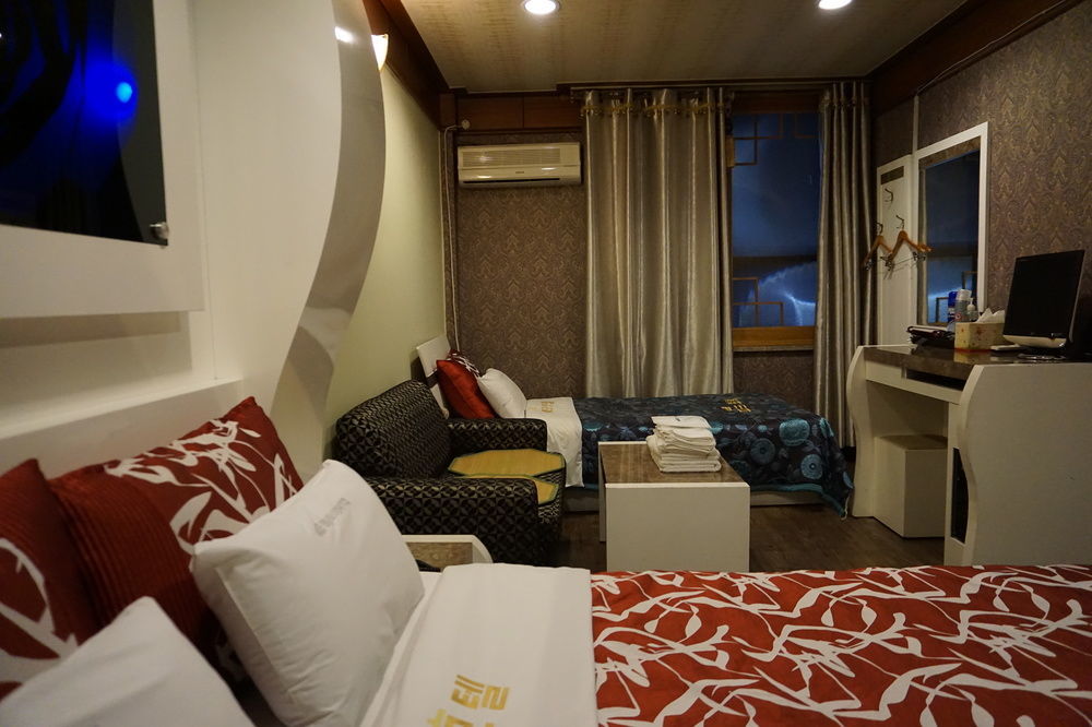 Goodstay Andong Park Hotel Exterior photo